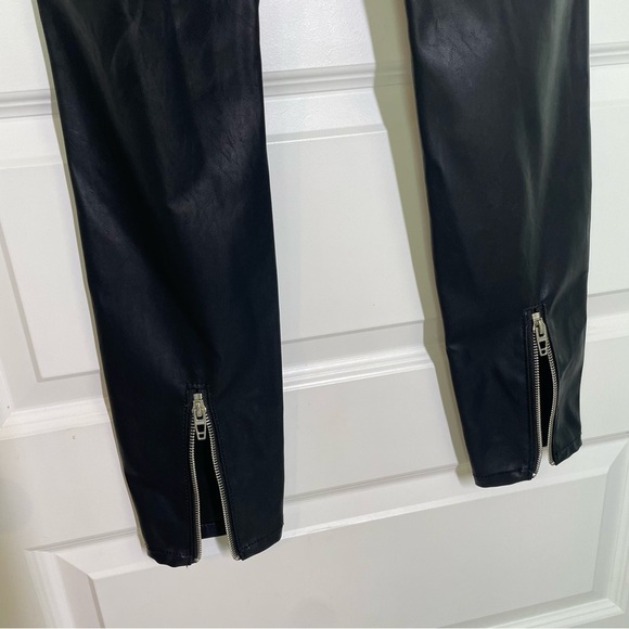 BLANK NYC The Bond Skinny Moto Pants in Carbon Vegan Leather Women’s Size 25 - Picture 4 of 13